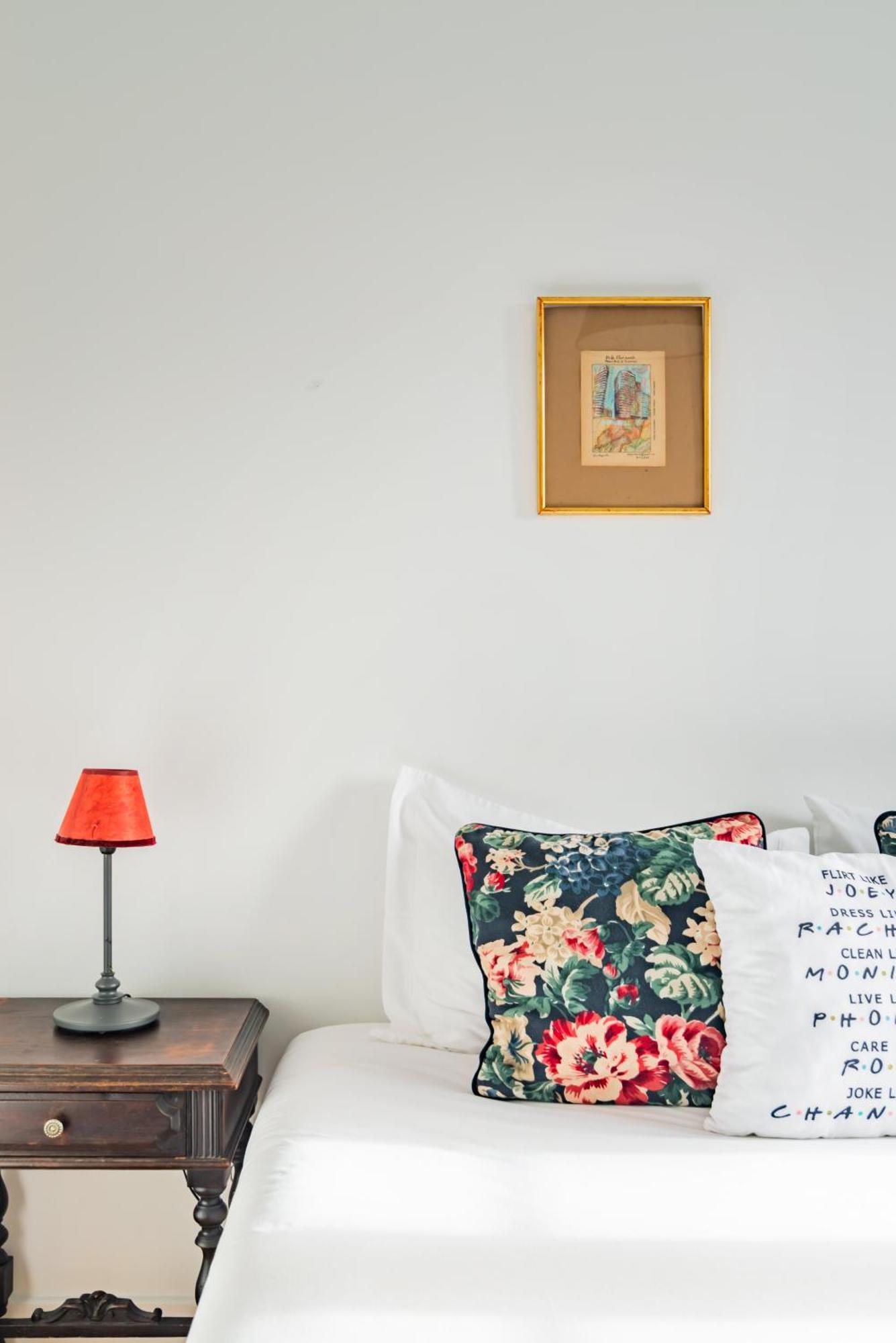 Monica'S Place A Friends' Inspired Apartment Lissabon Buitenkant foto